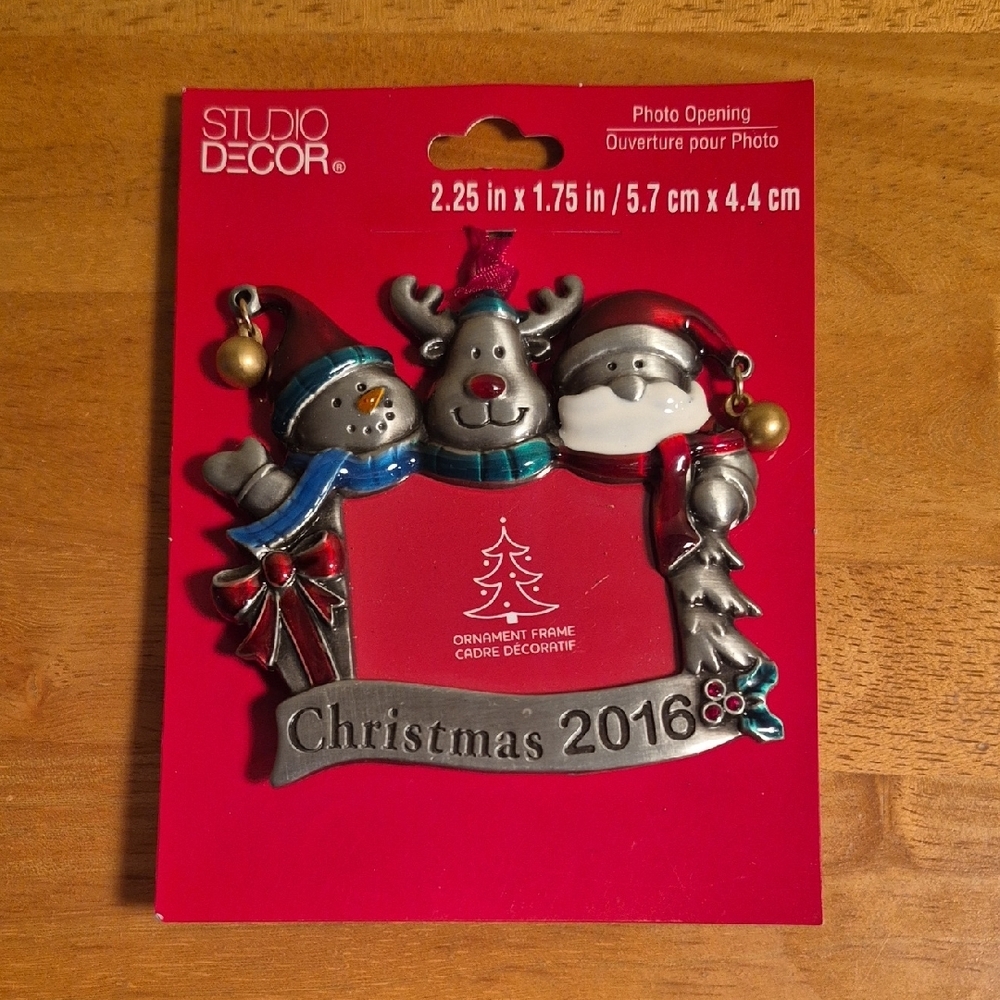 STUDIO DECOR 2016 Festive Keepsake Photo Frame Christmas Ornament